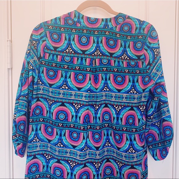 ❎SOLD❎BNWOT💘ZOUK:⭐️WOMEN’S FLOWY V CUT TRIBAL PRINT SHIRT💘 - Picture 2 of 10